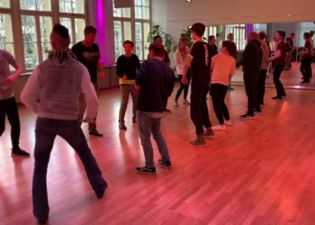 Contra Clap / Like it’s Christmas (Contra)