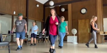 EZ Sealed With A Kiss