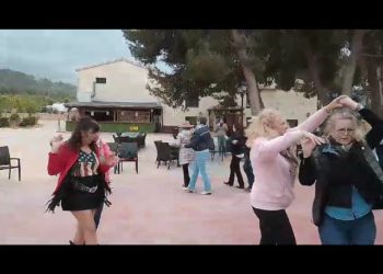 The Sun Don’t Shine Anymore In Acapulco For Two (P)