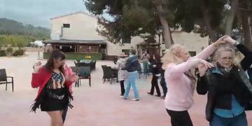 The Sun Don’t Shine Anymore In Acapulco For Two (P)