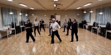 Suit And Tie (16 Tons)