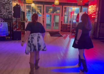 2 Steppin’ On The Moon