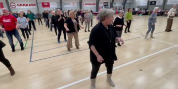 Stumblin’ In – Easy